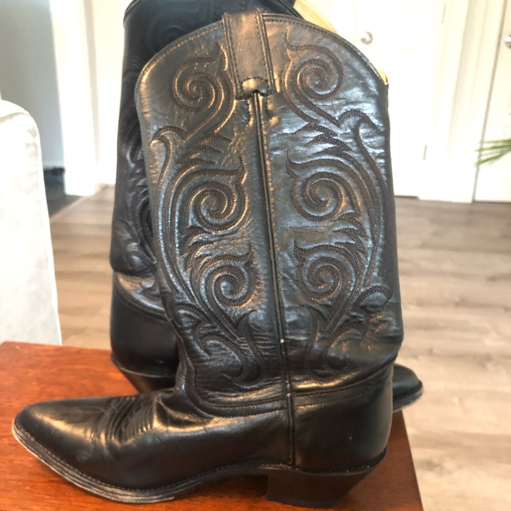 Tony Lama Cowboy boots size 8